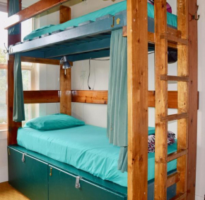  Green Tortoise Hostel Seattle  Сиетл